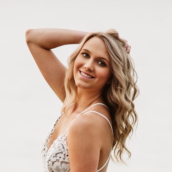 Meet your Posher, Karlie - Picture 1 of 1